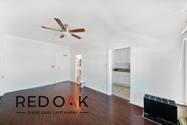 Foto del edificio - ~1 Month FREE~ Charming Studio with a Love...