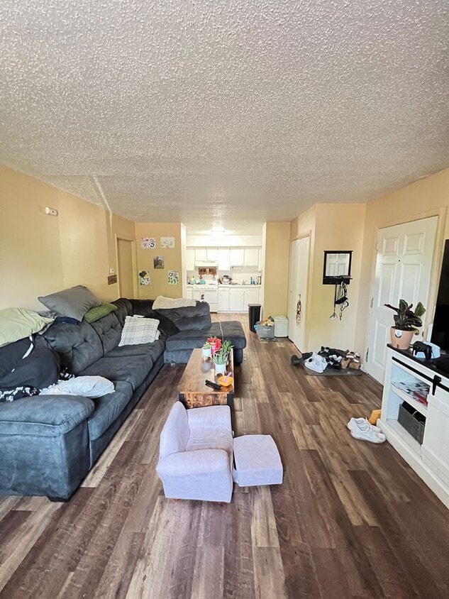 Primary Photo - Renovated 2 Bedroom Apartment - AVAILABLE ...