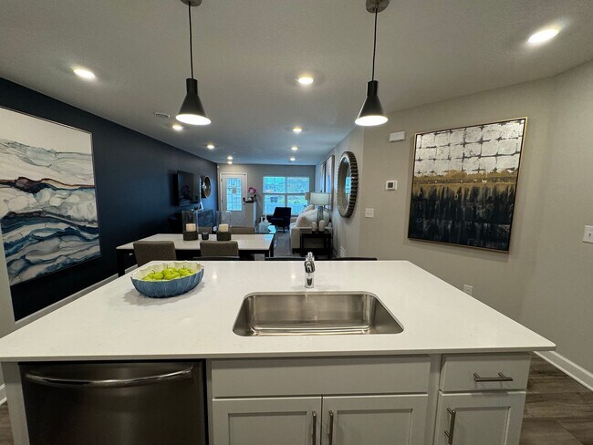 Foto del edificio - 3BD/ 2BA Townhome in Rosemount Available!