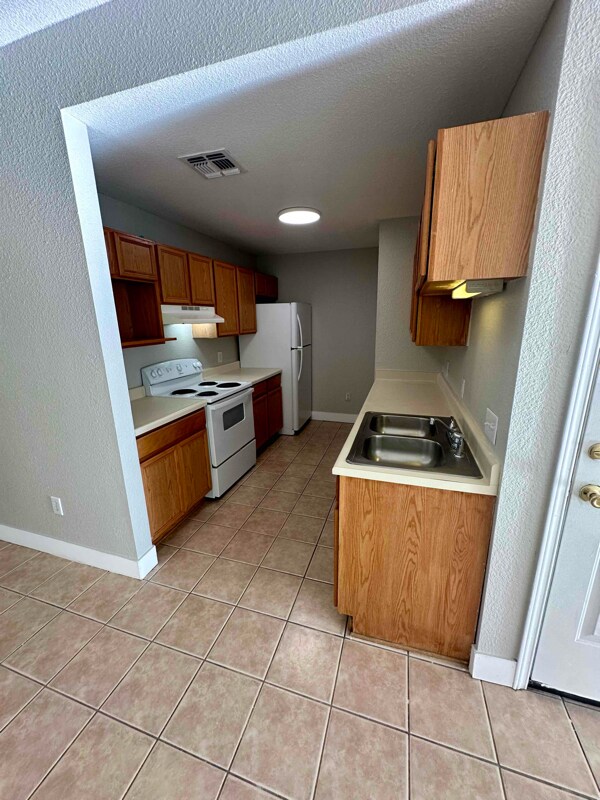 Building Photo - 4331 Covenant Ct