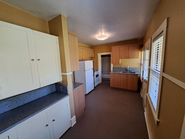 Foto del edificio - Historic Downtown Bend 1 Bed/1 Bath - NW Florida Ave