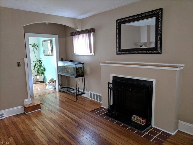 Foto del edificio - 15800 Hazel Rd