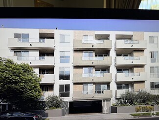 Building Photo - 118 N Kings Rd