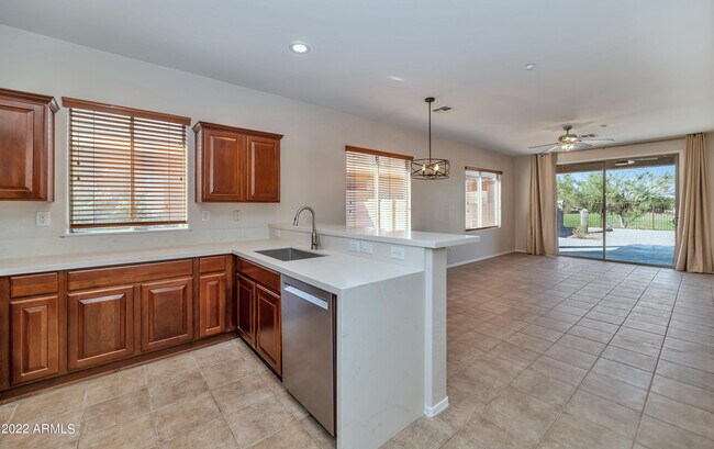 Building Photo - 40332 N Bell Meadow Trail