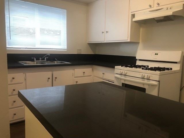Foto principal - 11870 Truro Ave