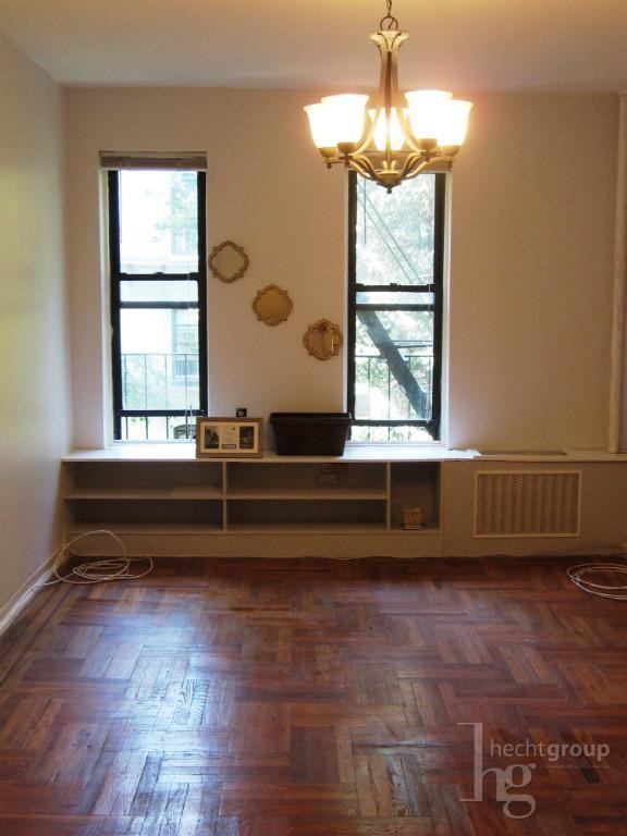 Primary Photo - 520 E 83rd St