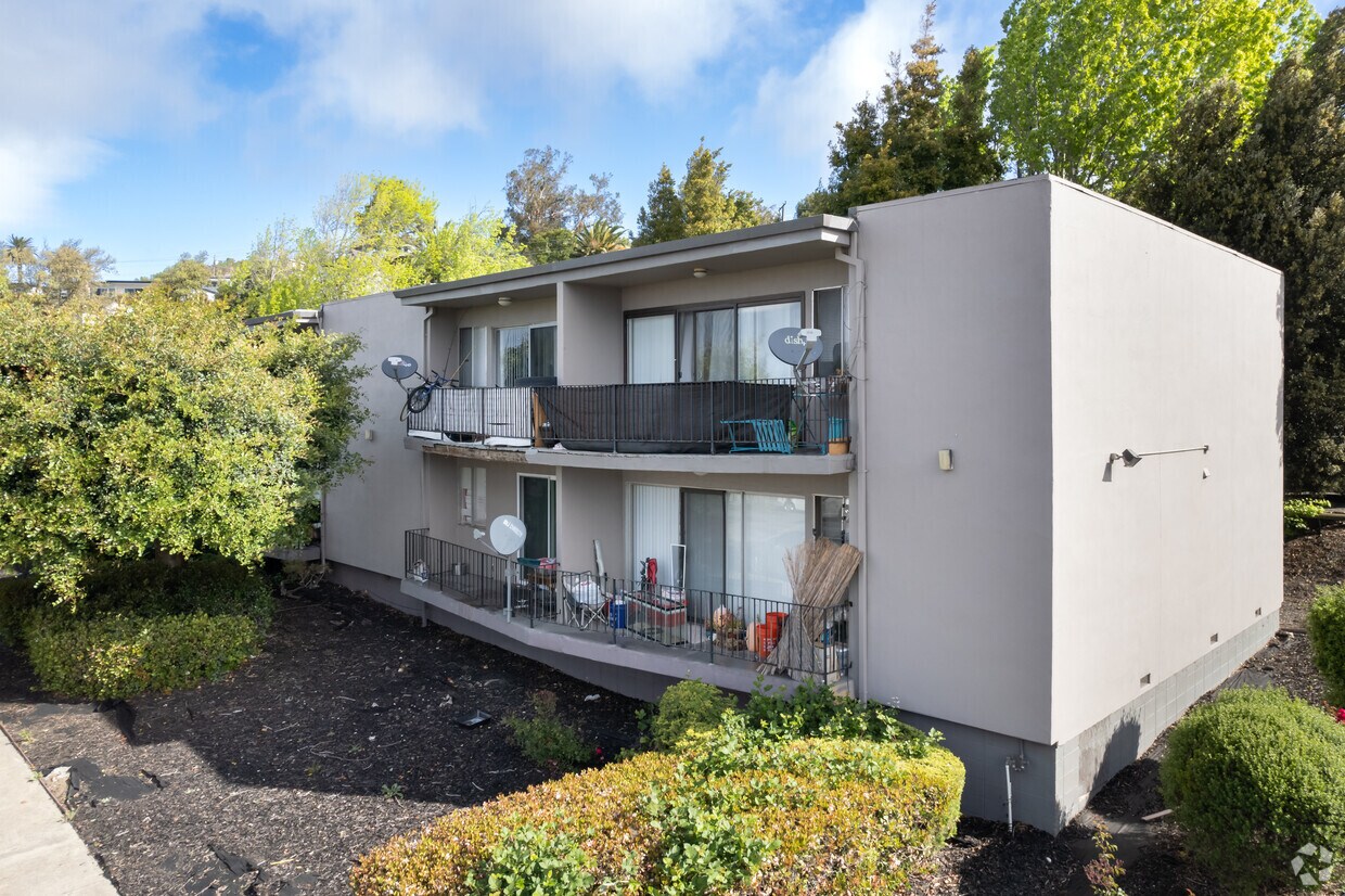 Foto principal - 110-158 Wilson Ave