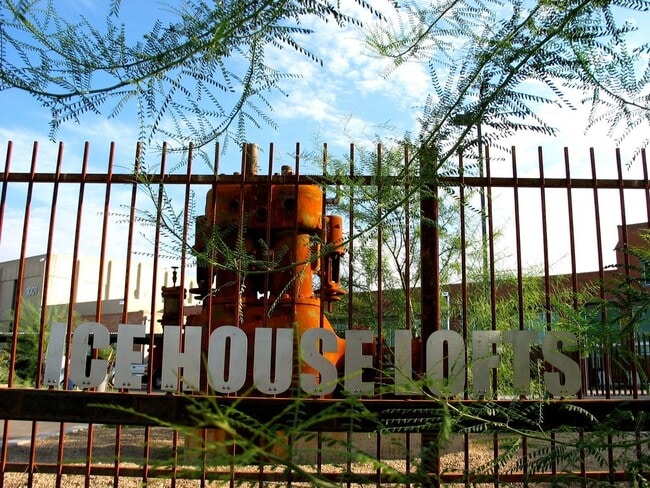 Foto del edificio - 1001 E 17th St