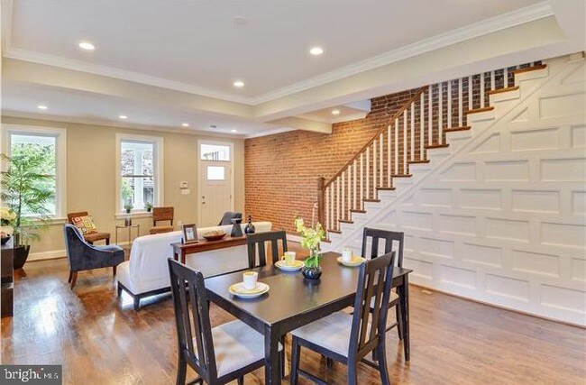 Foto del edificio - 1321 Valley Pl SE