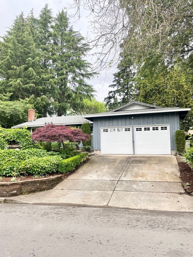 Building Photo - 3 Bedroom Aloha Home with Amazing Backyard!