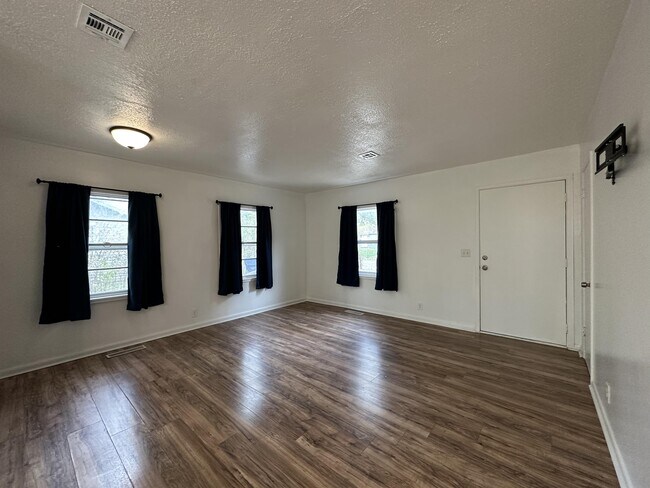 Building Photo - 6595 Kingman St