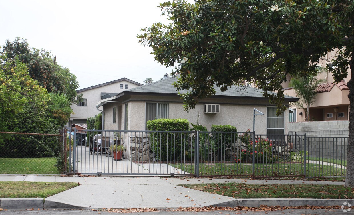 Primary Photo - 504-508 E Valencia Ave