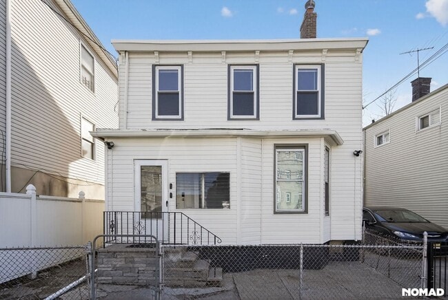 Building Photo - 156 Old Bergen Rd