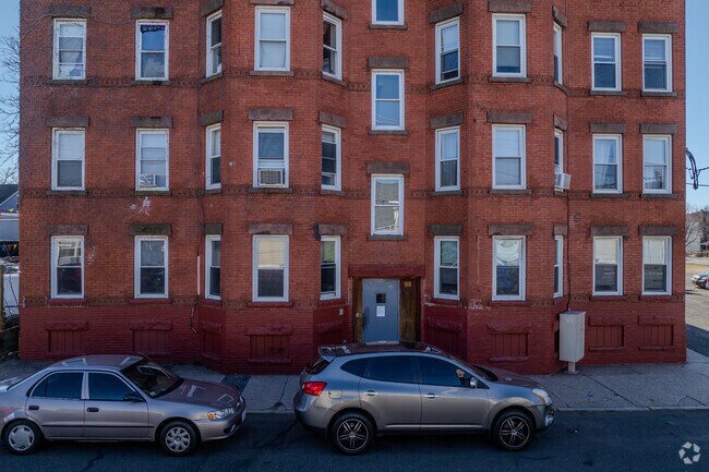 Entrance - 82½ Clemente St