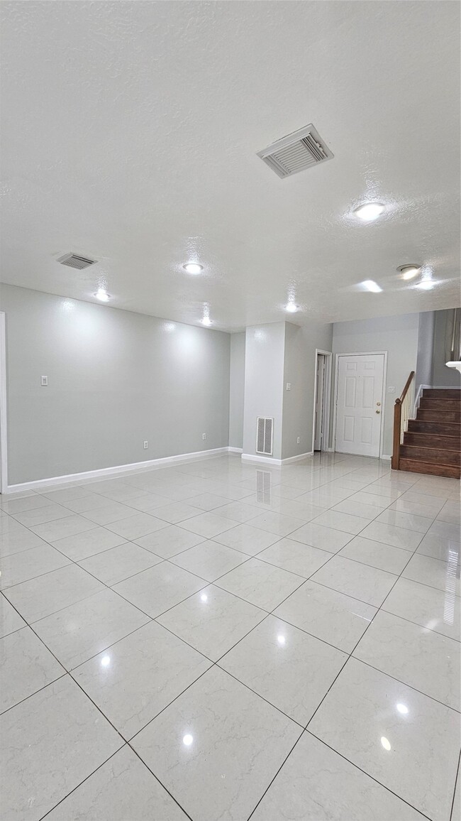 Building Photo - 8435 Battleoak Dr