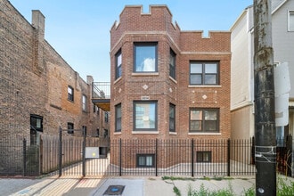 Building Photo - 3014 N California Ave