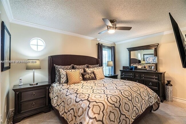 Foto del edificio - 221 Waterside Dr