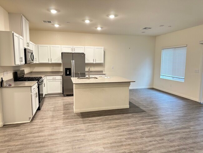 Building Photo - 4732 Peacock Cliffs Ave