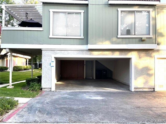 Foto del edificio - 530 Golden Springs Dr