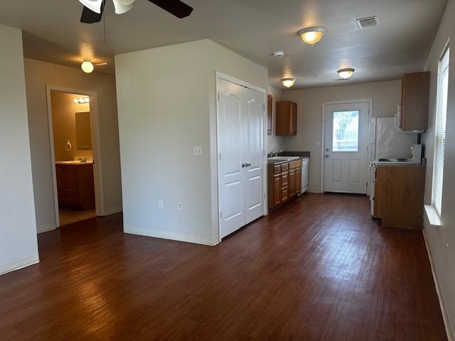 Foto del edificio - 312 S Cemetary St