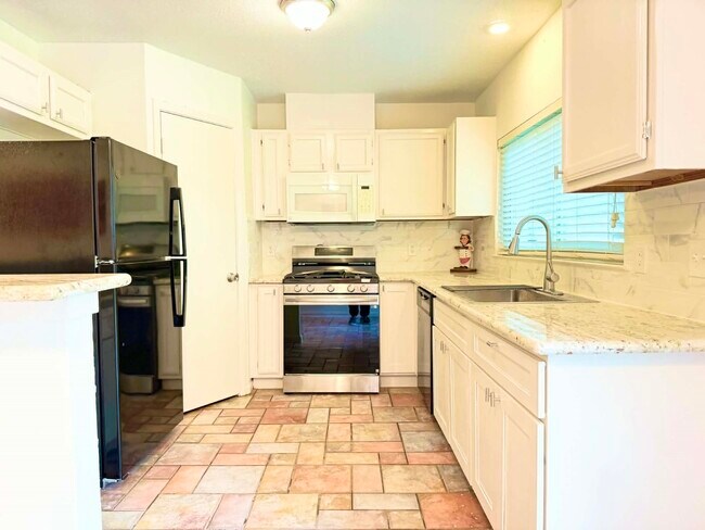 Foto del edificio - 12034 Yearling Dr