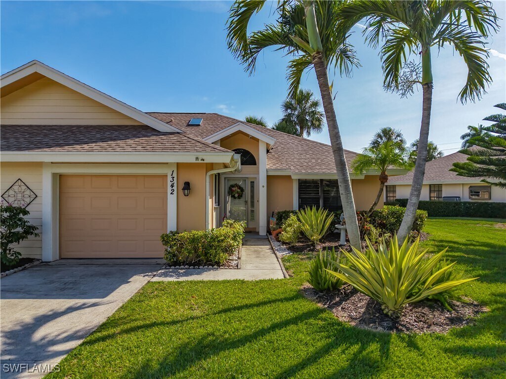 Foto principal - 1342 Park Lake Dr