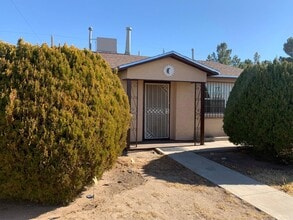 Building Photo - 1804 Wainwright Dr