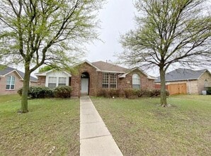 Building Photo - 1826 Lake Travis Dr