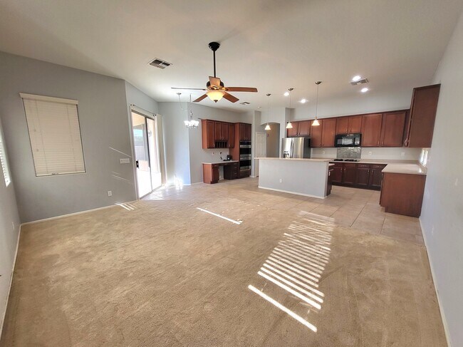 Building Photo - 2014 W Olive Way