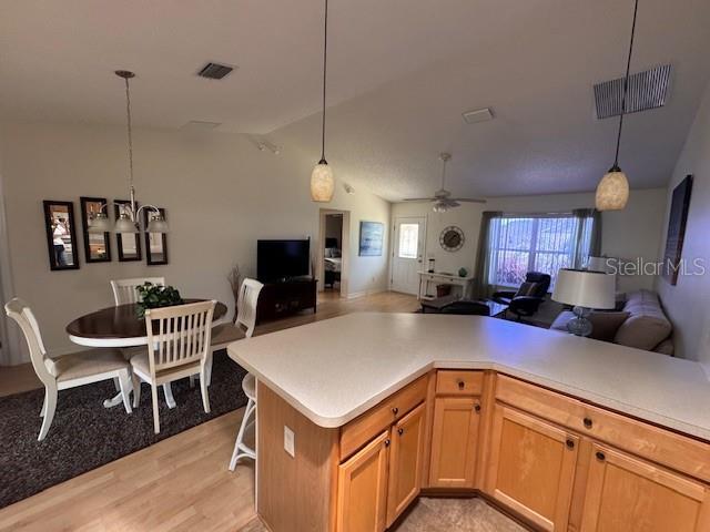Foto del edificio - 1360 Trellis Ln