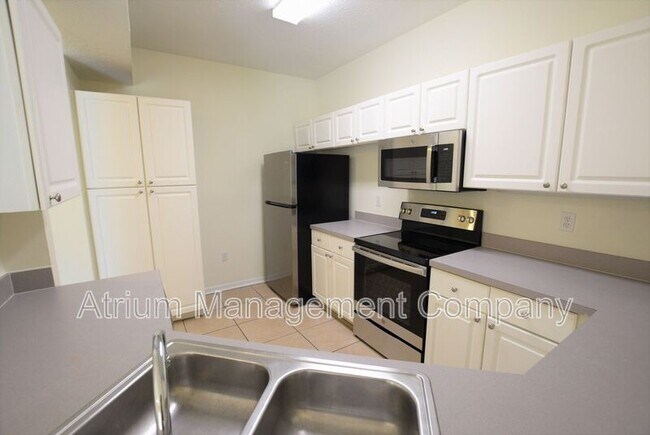 Foto del edificio - 5512 Metrowest Blvd