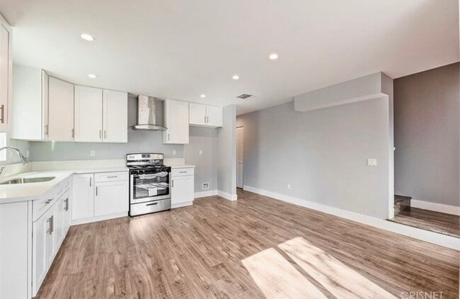 Building Photo - 12650 Bromont Ave