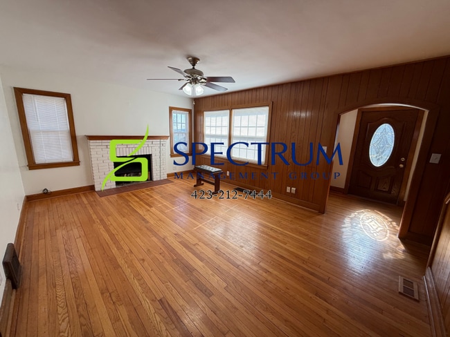 Building Photo - 1148 Lake Dr
