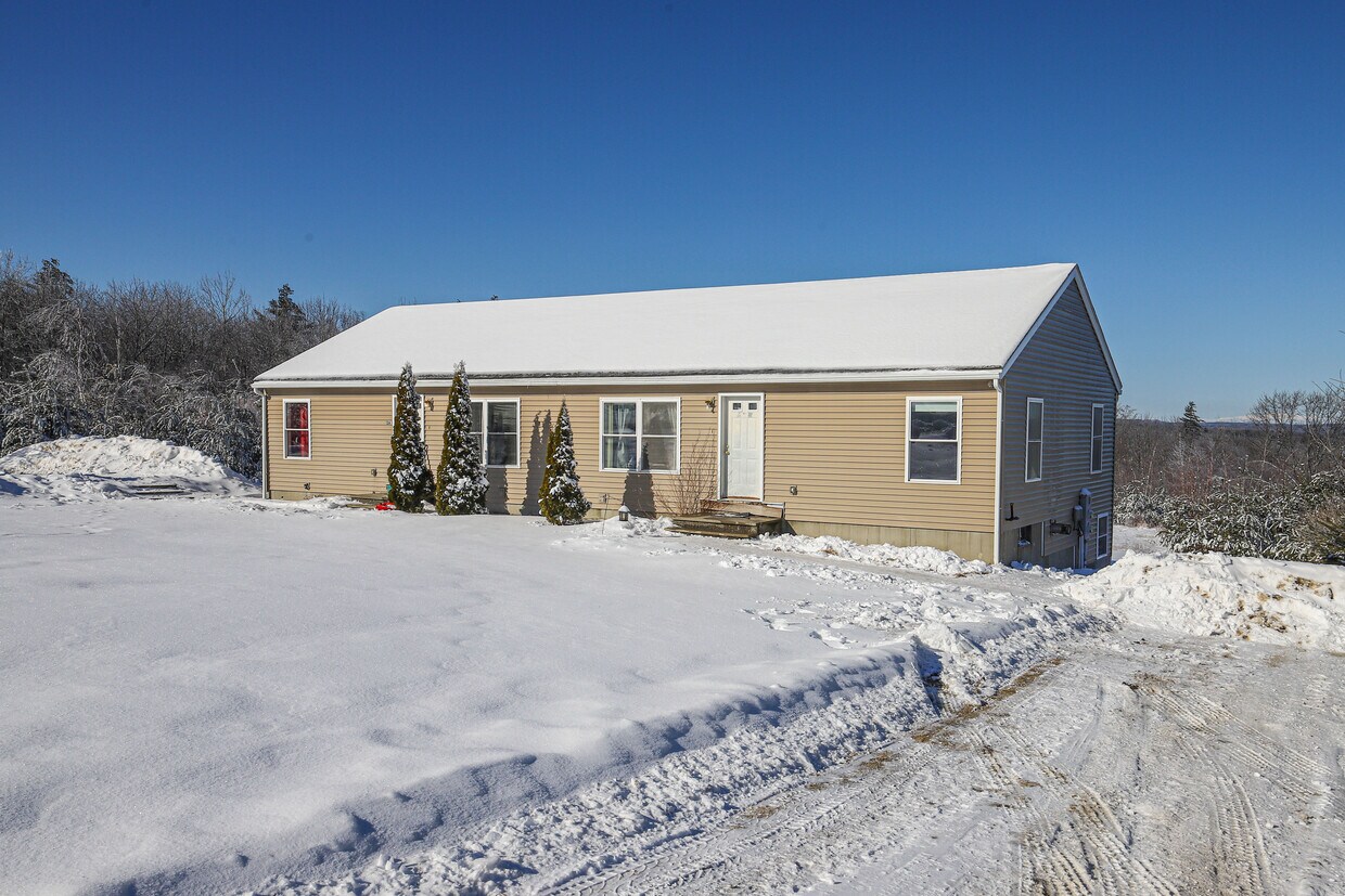 12 Daisy Ln, Gray, ME 04039 Apartments in Gray, ME
