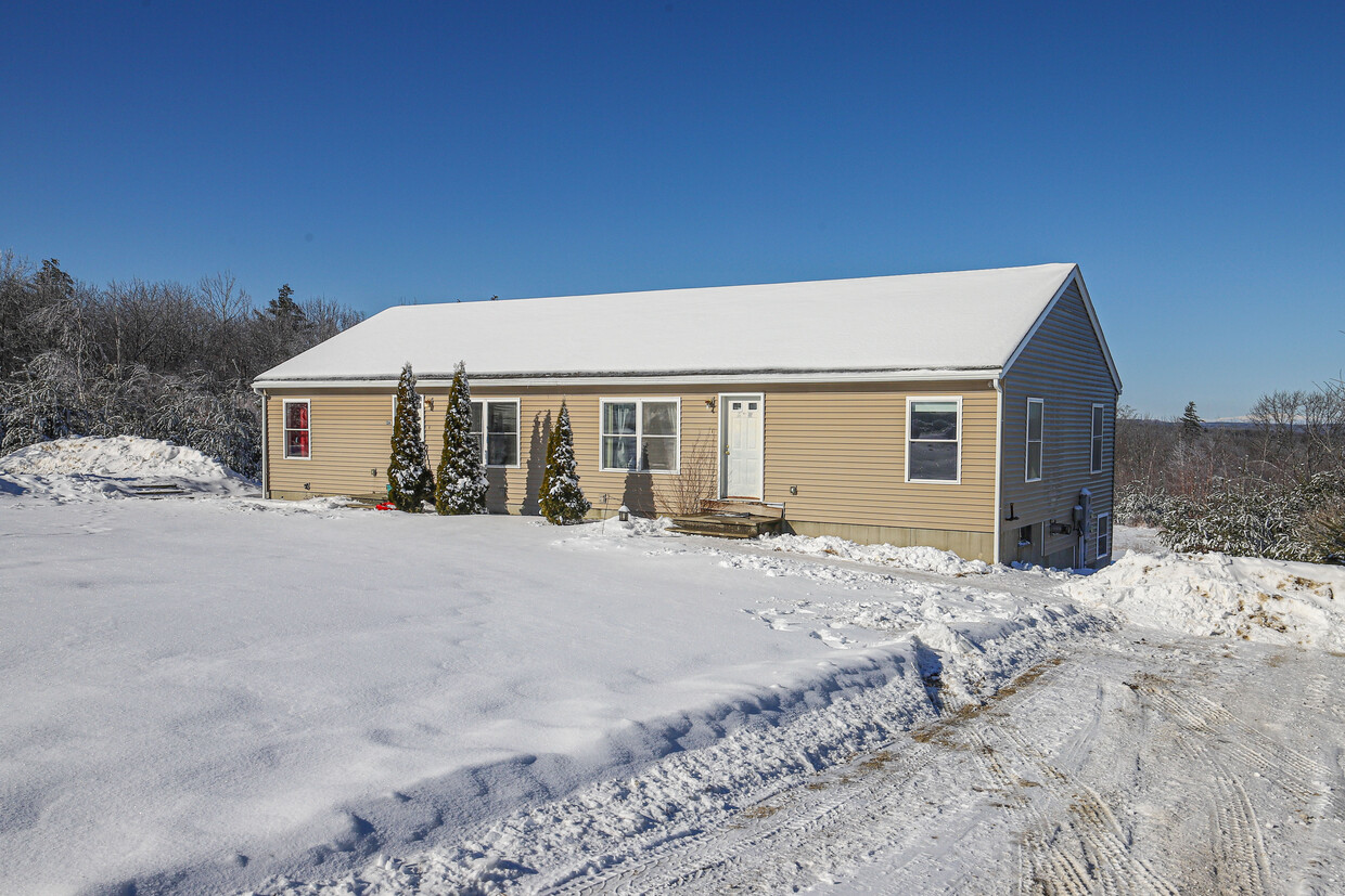 Primary Photo - 12 Daisy Ln