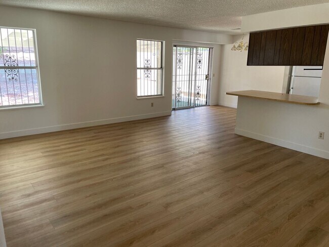 Foto del edificio - 3 bedroom home in Summerlin North