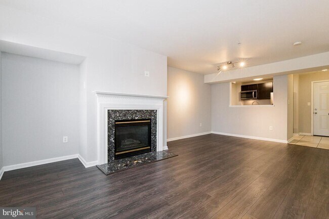 Building Photo - 13900 Farnsworth Ln