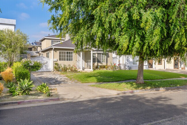 Building Photo - 1732 S Carmelina Ave