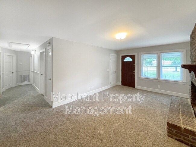Building Photo - 22 Brownwood Dr