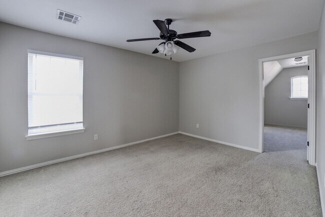 Foto del edificio - 5 Bed | 2.5 Baths | Broken Arrow
