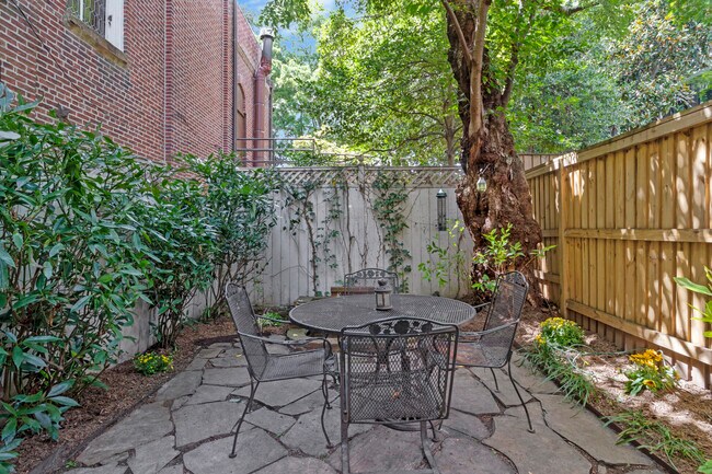 Building Photo - 1338 29th St NW