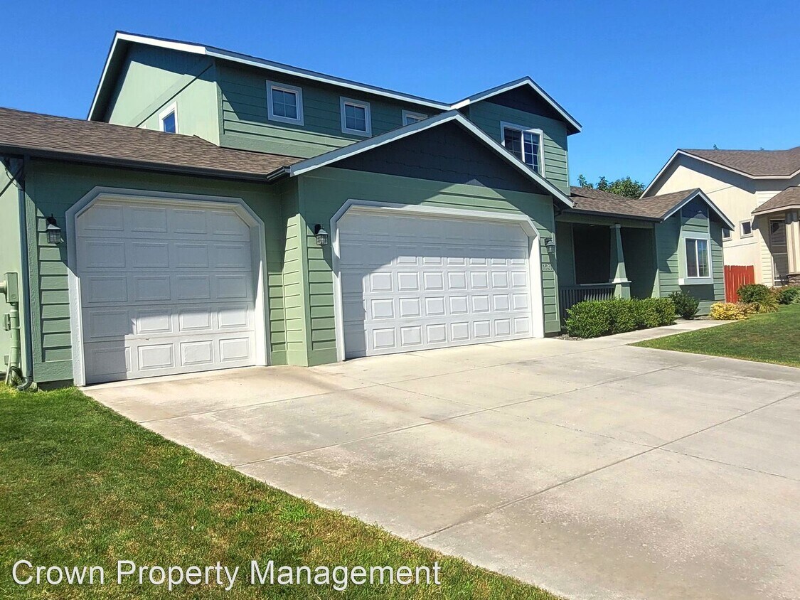 4 br, 2.5 bath House 1531 Sacajawea Ave. House Rental in Richland