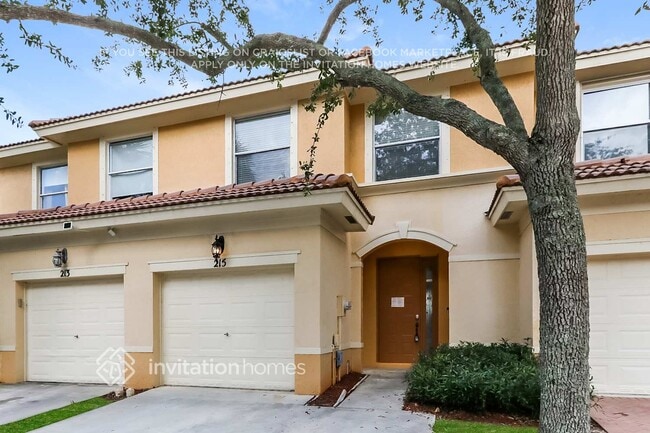 Foto del edificio - 215 River Bluff Ln