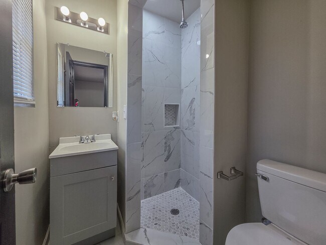Foto del edificio - SOLD, lightening fast! 3 bedroom, 2 bath home