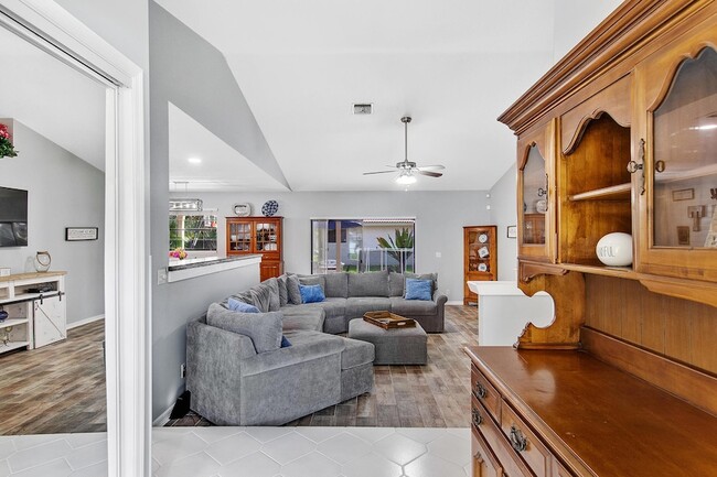 Building Photo - 912 Blueberry Dr