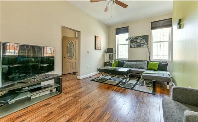 Foto del edificio - Gorgeous 3 bedroom townhome in Pittsburgh's Fineview Neighborhood