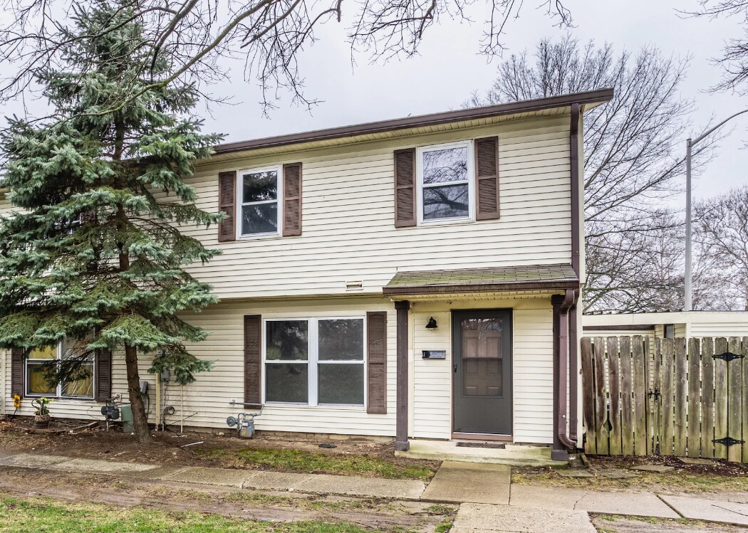 6913 Chrysler St, Indianapolis, IN 46268 Townhouse for Rent in