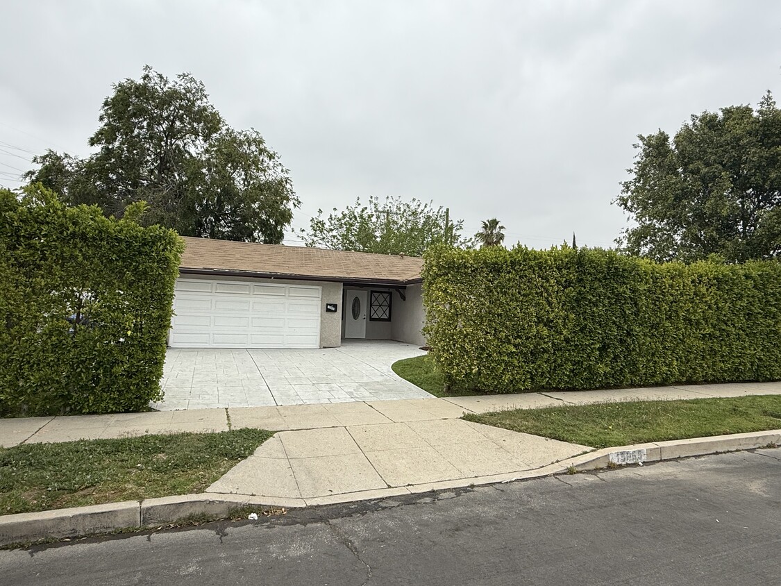 Foto principal - 15955 Kalisher St