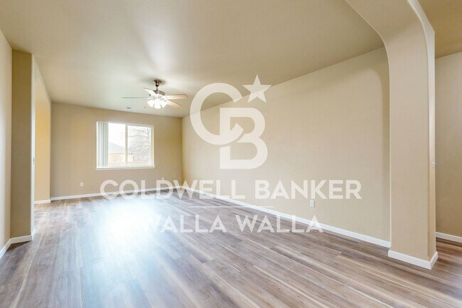 Building Photo - Single Family Home