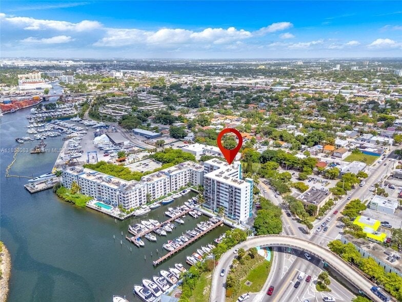 Photo - 1700 NW N River Dr